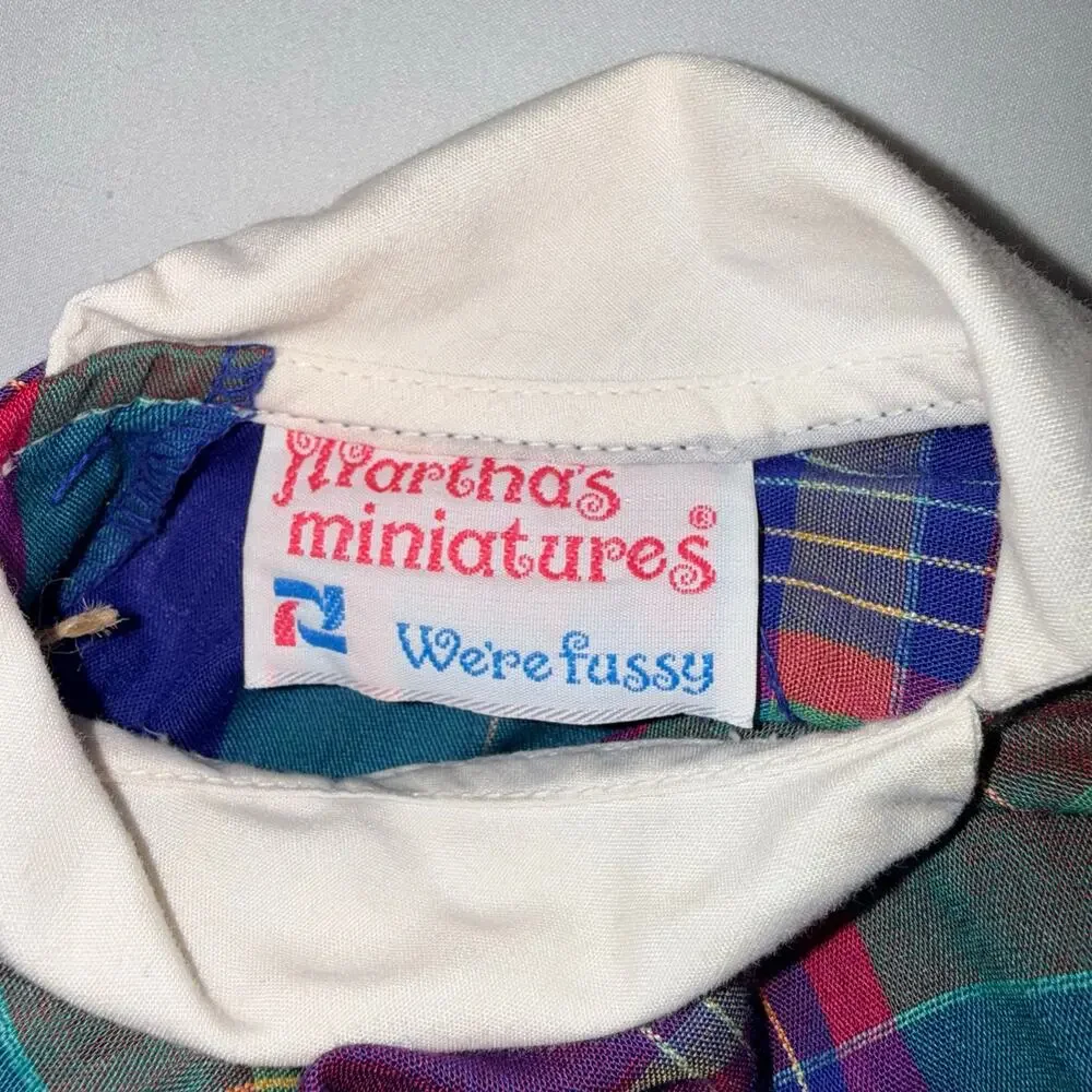Martha’s Miniatures let colors